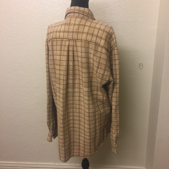 100% cotton tan/brown/green textured button down shirt - Picture 5 of 9